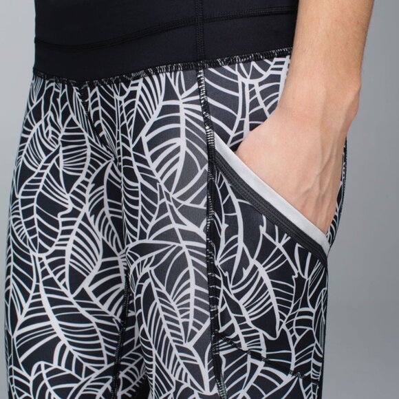 Lululemon Run A Marathon Crop II Pretty Palm Black Angel Wing / Black - Picture 6 of 8